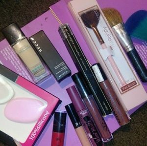 Makeup bundle